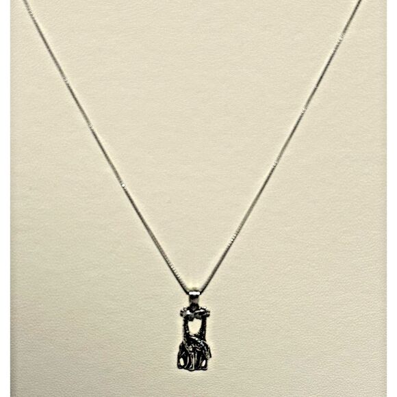 925 Silver Kissing Giraffes Pendant Necklace 14" Box Chain Gift Ready - Picture 3 of 4